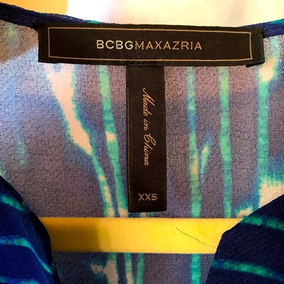 BCBG Max Azria scarf dress, EUC, vibrant + pretty! - Picture 4 of 7